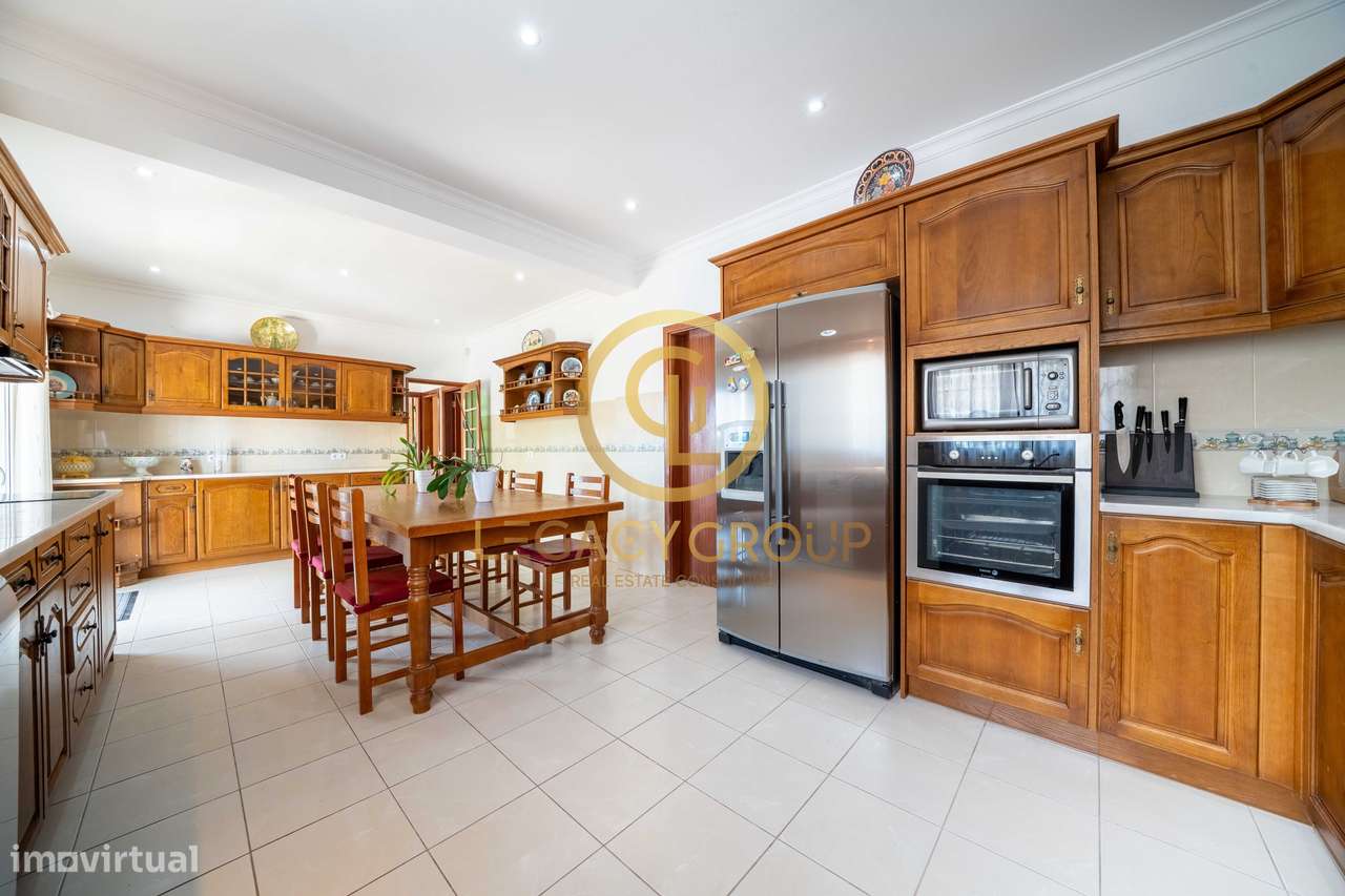 Moradia T5 com piscina + Anexo T1 independente em Loulé - Grande imagem: 4/33