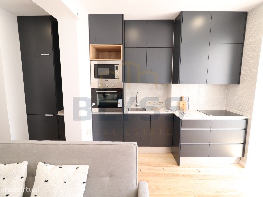 Apartamento T2 Totalmente Remodelado, Campo de Ourique, L...