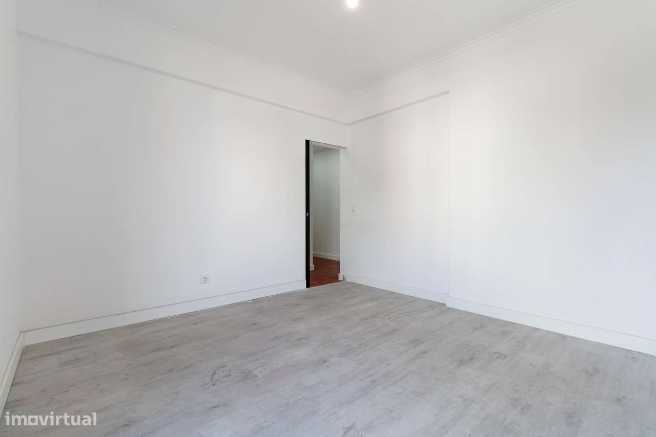 Apartamento T2 c/ Varanda em Agualva, Sintra-26