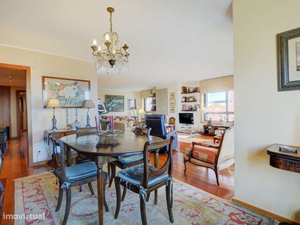 Apartamento T4 na Foz com vista sobre o Mar, varanda e 3 lugares de... - Grande imagem: 5/29