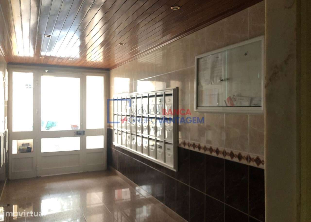 Apartamento-T2+Arrecadação- Mem Martins - Grande imagem: 5/8