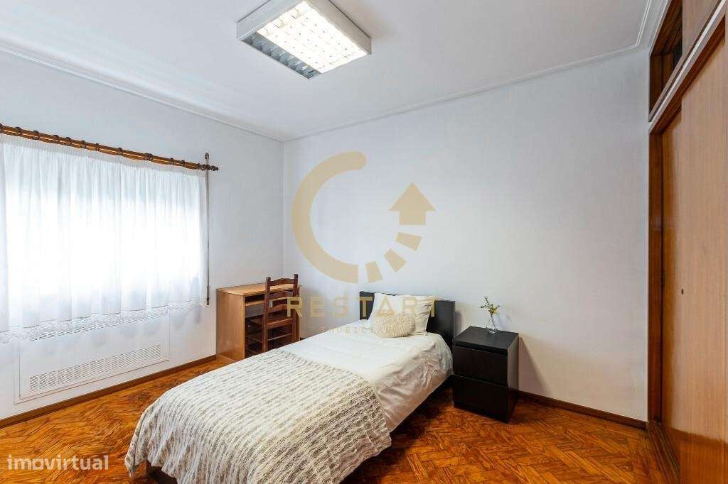 Moradia T11 Remodelada – Venda com Rendimento Garantido – Santa Luzia,-48