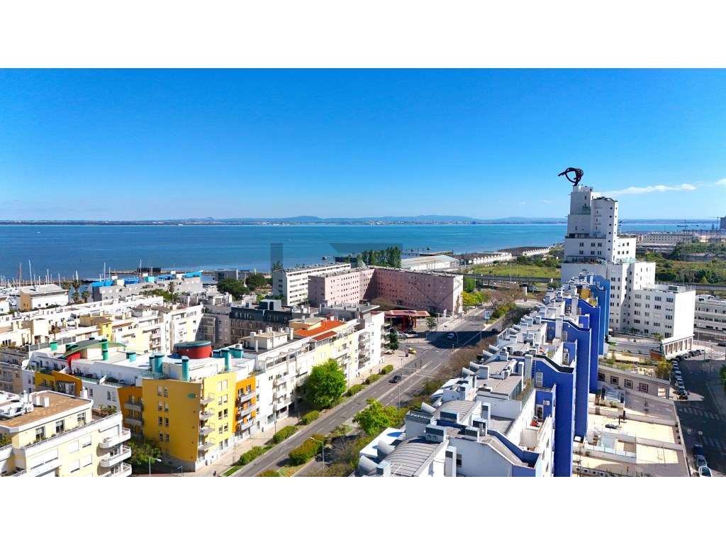 Penthouse T3 (possível T4) com Terraço, plena vista Rio e Garagem, ...-58