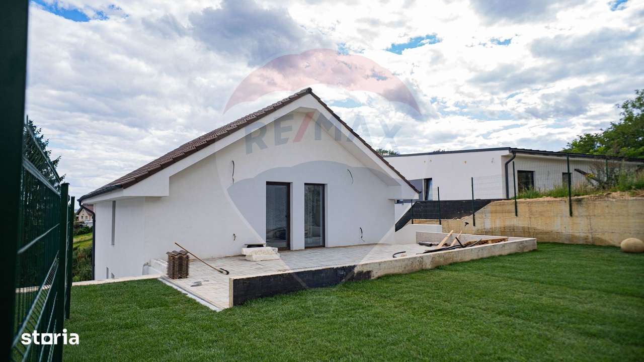 Casă / Vilă cu 4 camere de vânzare - Imagine principală: 2/11