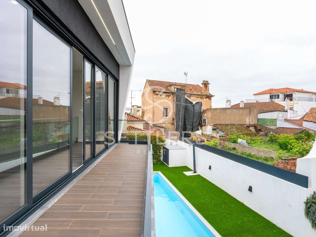 Moradia T4 isolada - Parede-15