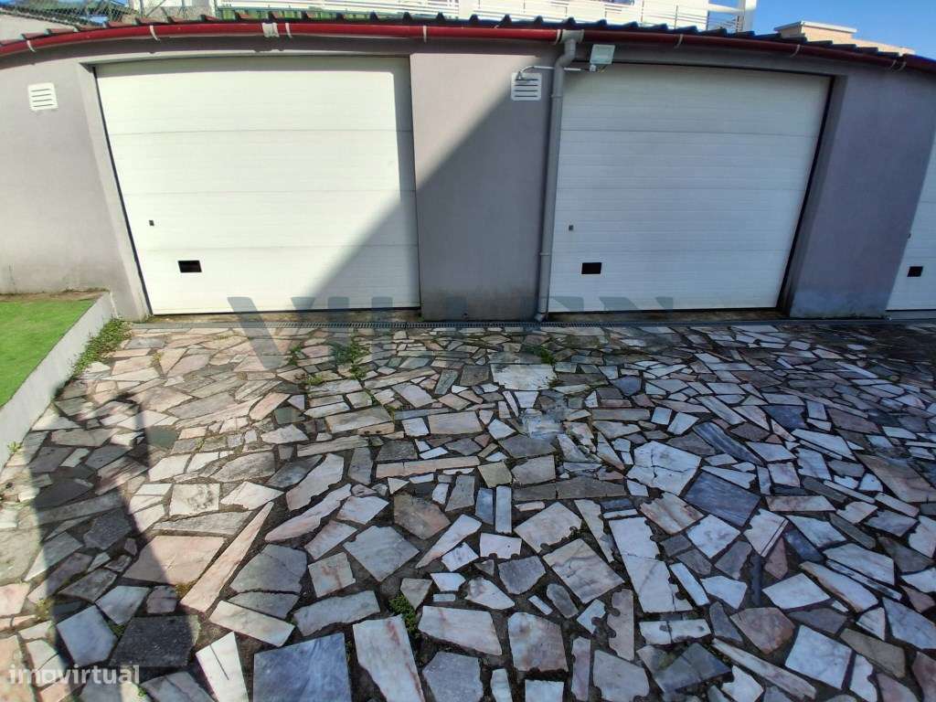 Andar Moradia T3 Renovado com Garagem e 3 Frentes em São Cosme - Go...-12