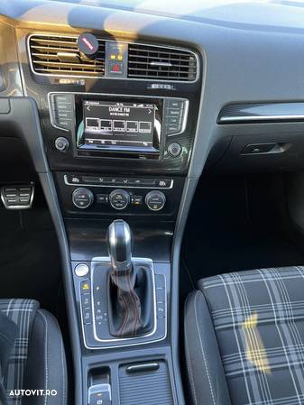 Volkswagen Golf 2.0 TDI DSG GTD - 9