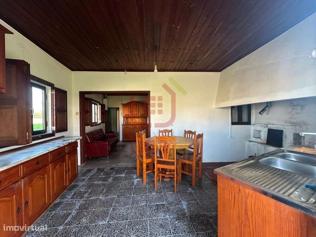 Moradia T3 com logradouro - Caxarias - Grande imagem: 5/21