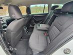 Skoda Octavia Combi 2.0 TDI 4x4 DSG Scout - 22