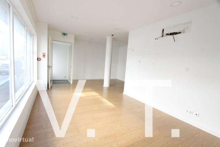 Loja para Com. e Serviços á Praçª Velasques/ S. Crispim - Grande imagem: 4/13