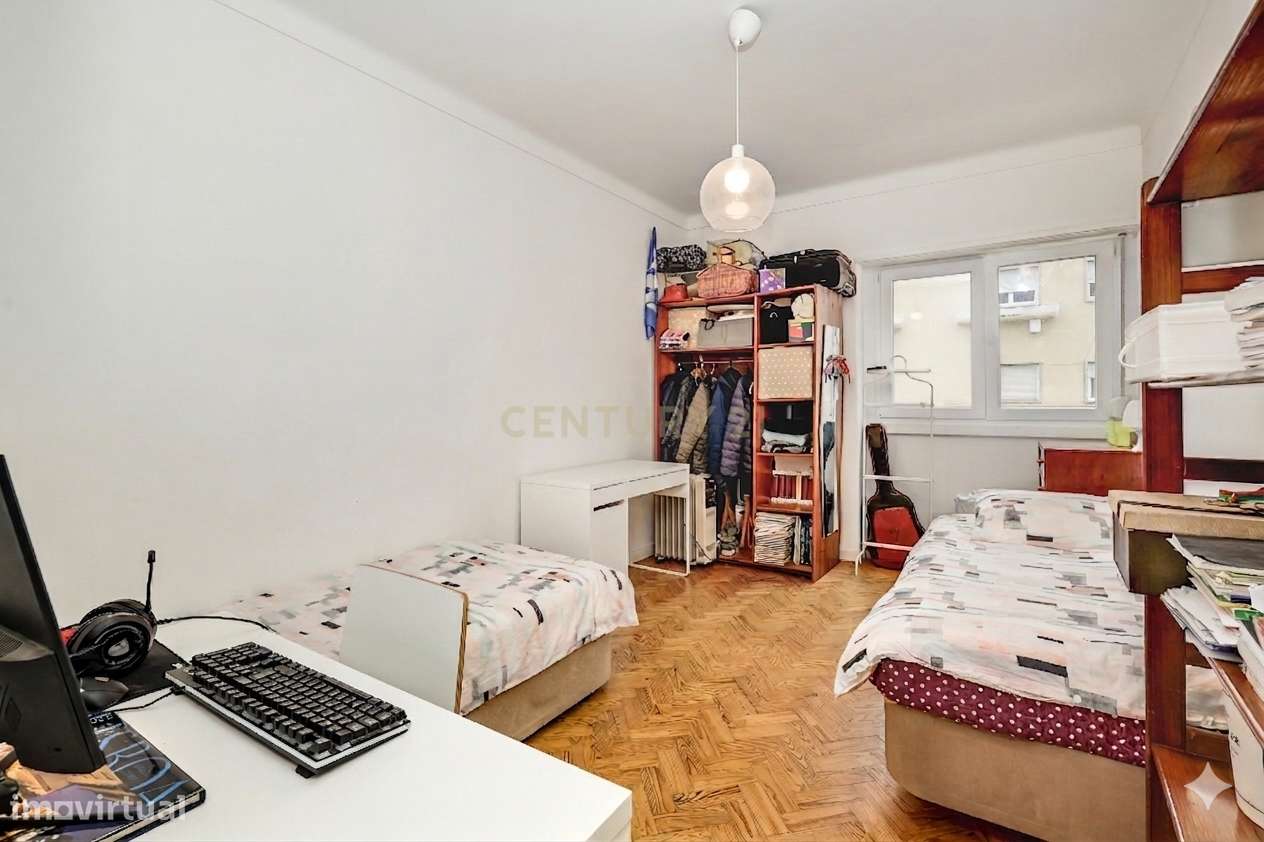 Apartamento T3 Luminoso com Logradouro-10