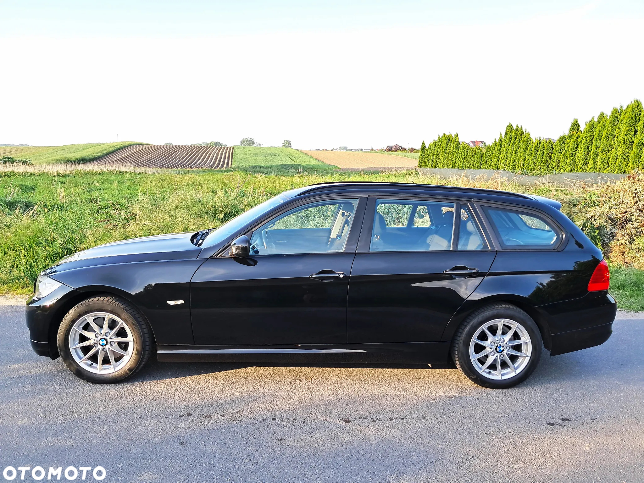 BMW Seria 3 318d DPF Touring - 4