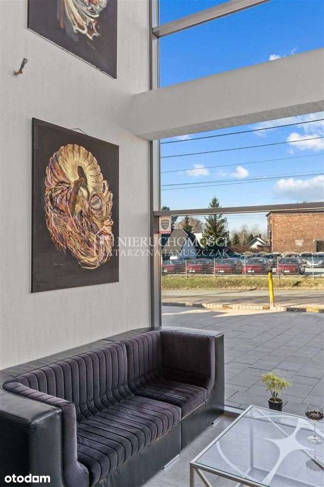 Biurowiec W Świetnej Lokalizacji-7