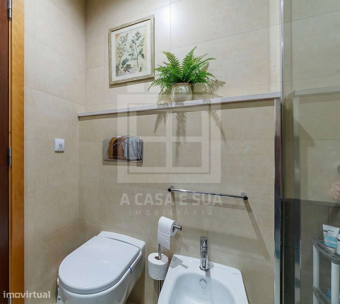 MORADIA T4+1 C/PISCINA EM COND FECHADO 3 FRENTES-26