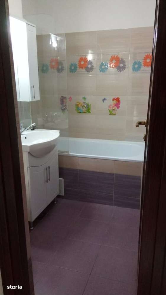 Apartament placut, 54 mp,  utilat, zona CENTRALA, izolat termic - Imagine principală: 5/10