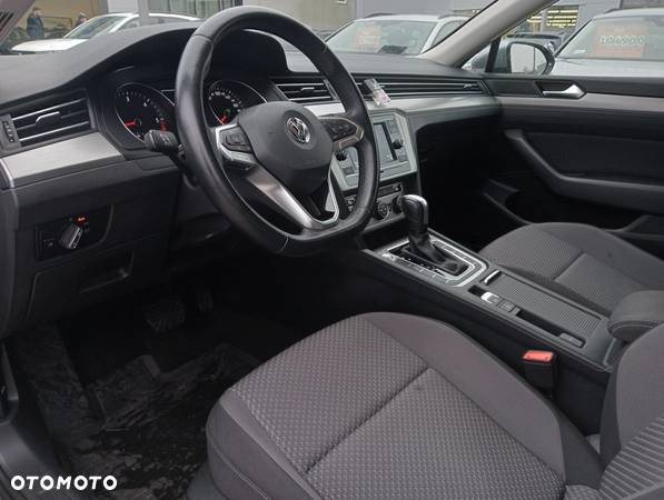 Volkswagen Passat 2.0 TDI EVO Essence DSG - 6