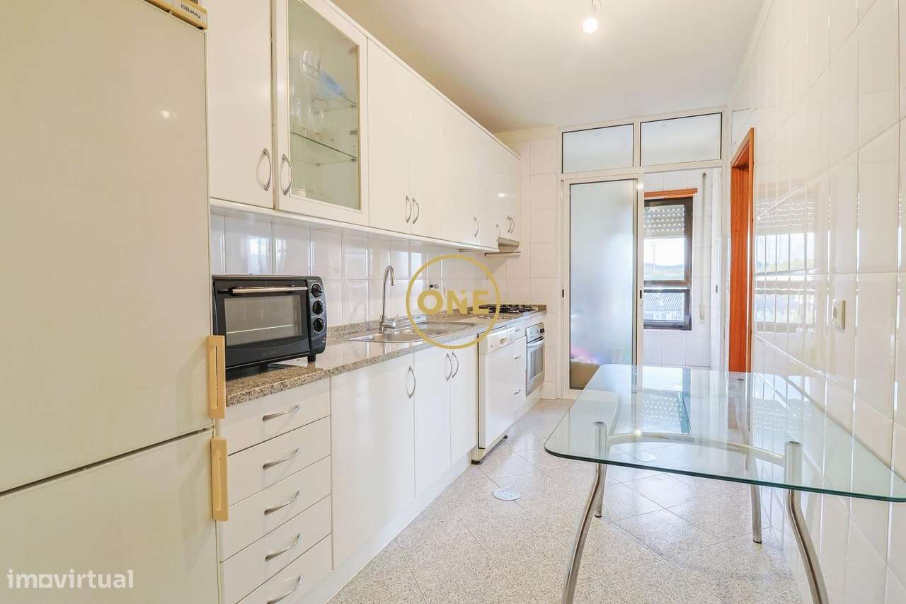 Excelente Apartamento T3 + 1 Escritório no Centro da Trofa!-5