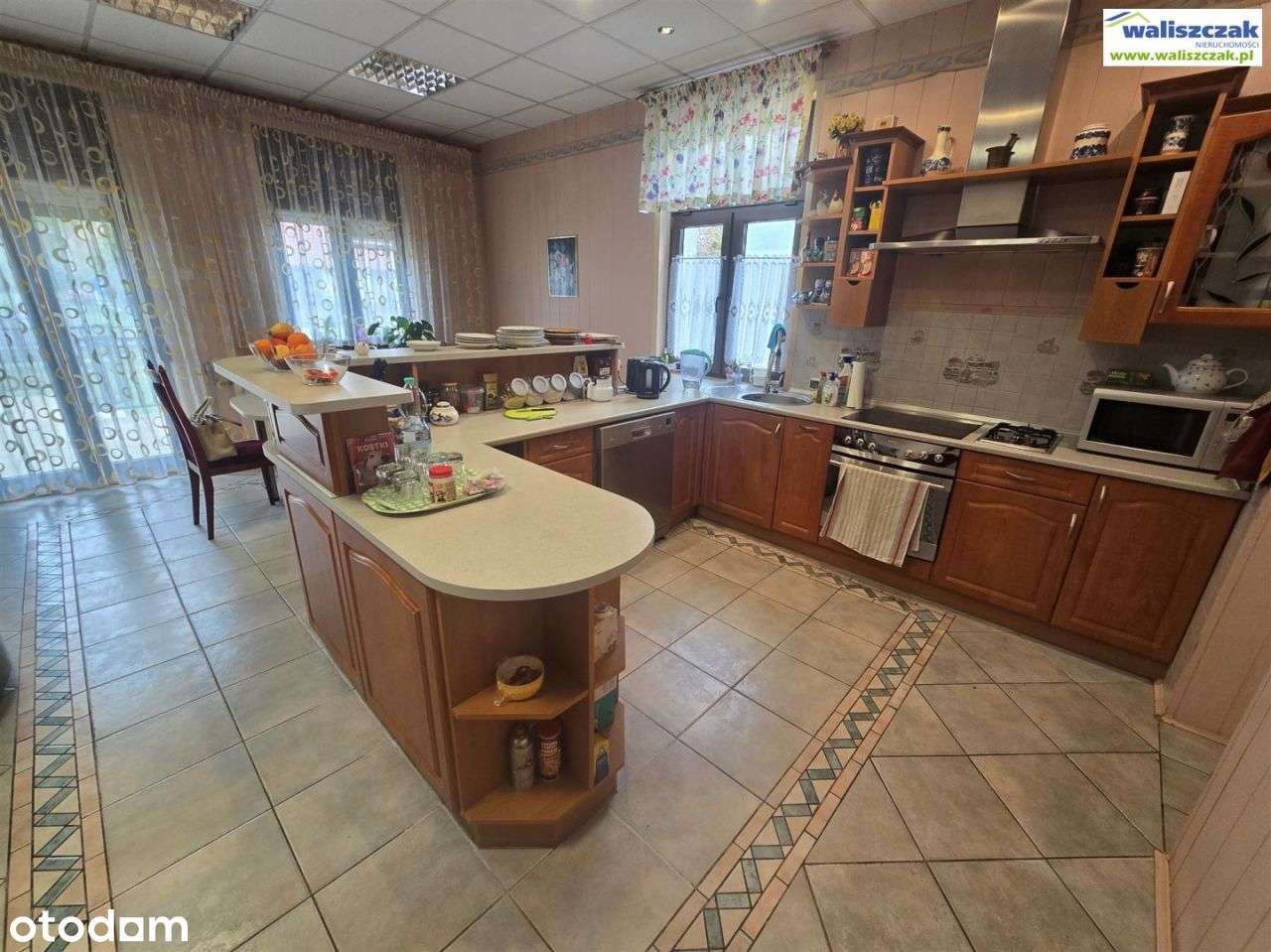 Dom, 300 m², Poniatów-10