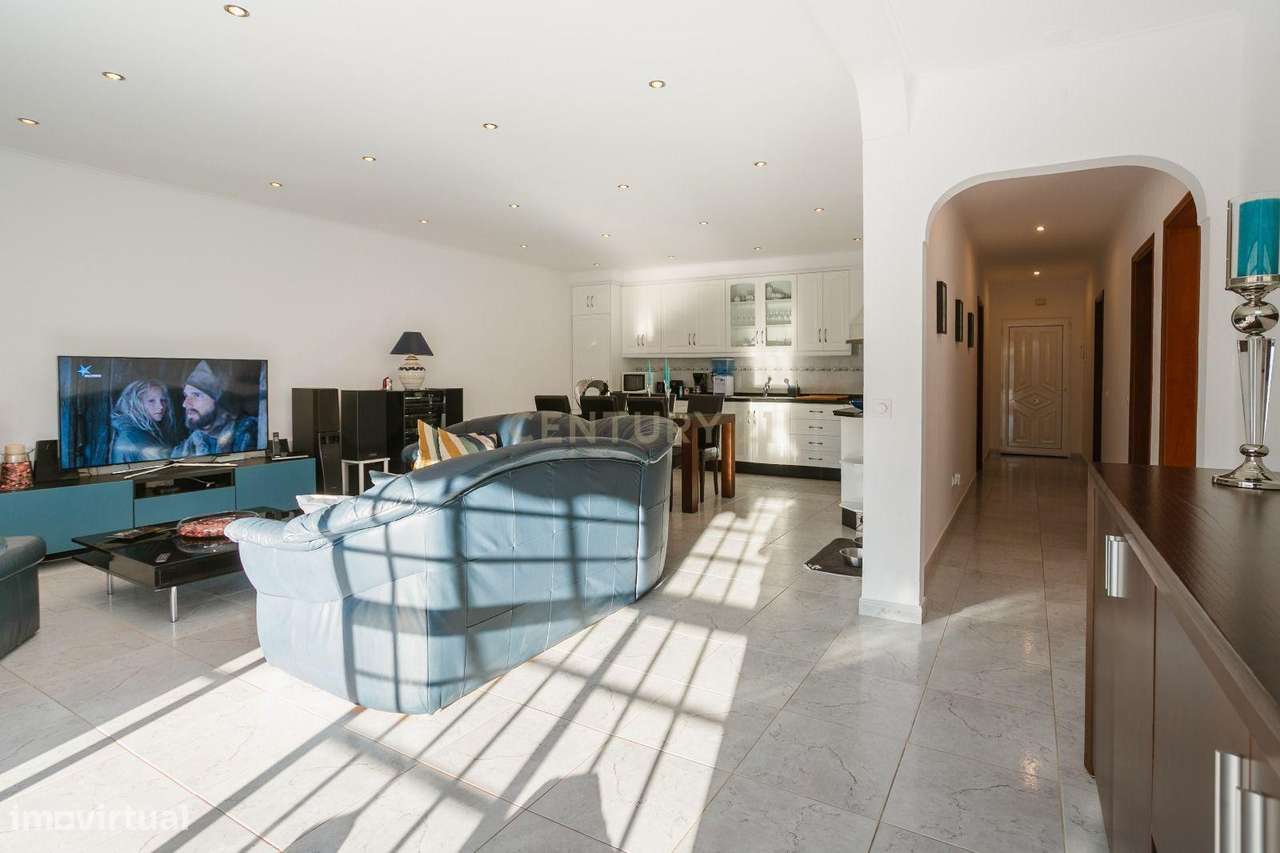 Moradia T3 em Mourão com piscina e vista para o Castelo-11