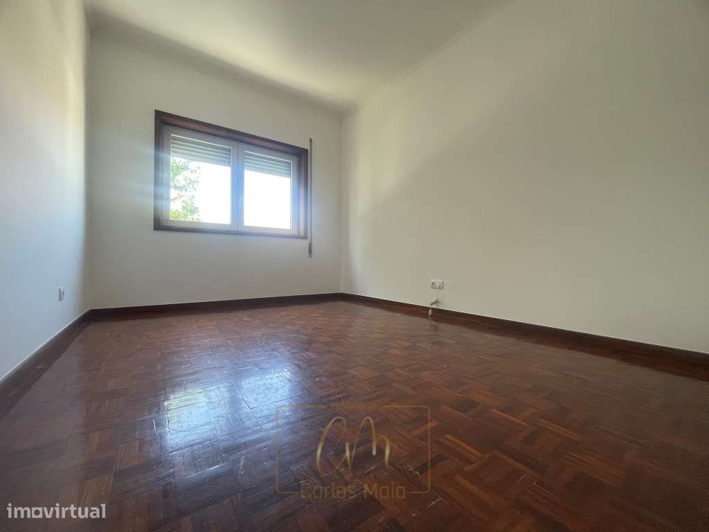 Apartamento T3 com lugar de garagem e arrumos fechados em Modivas, ...-9