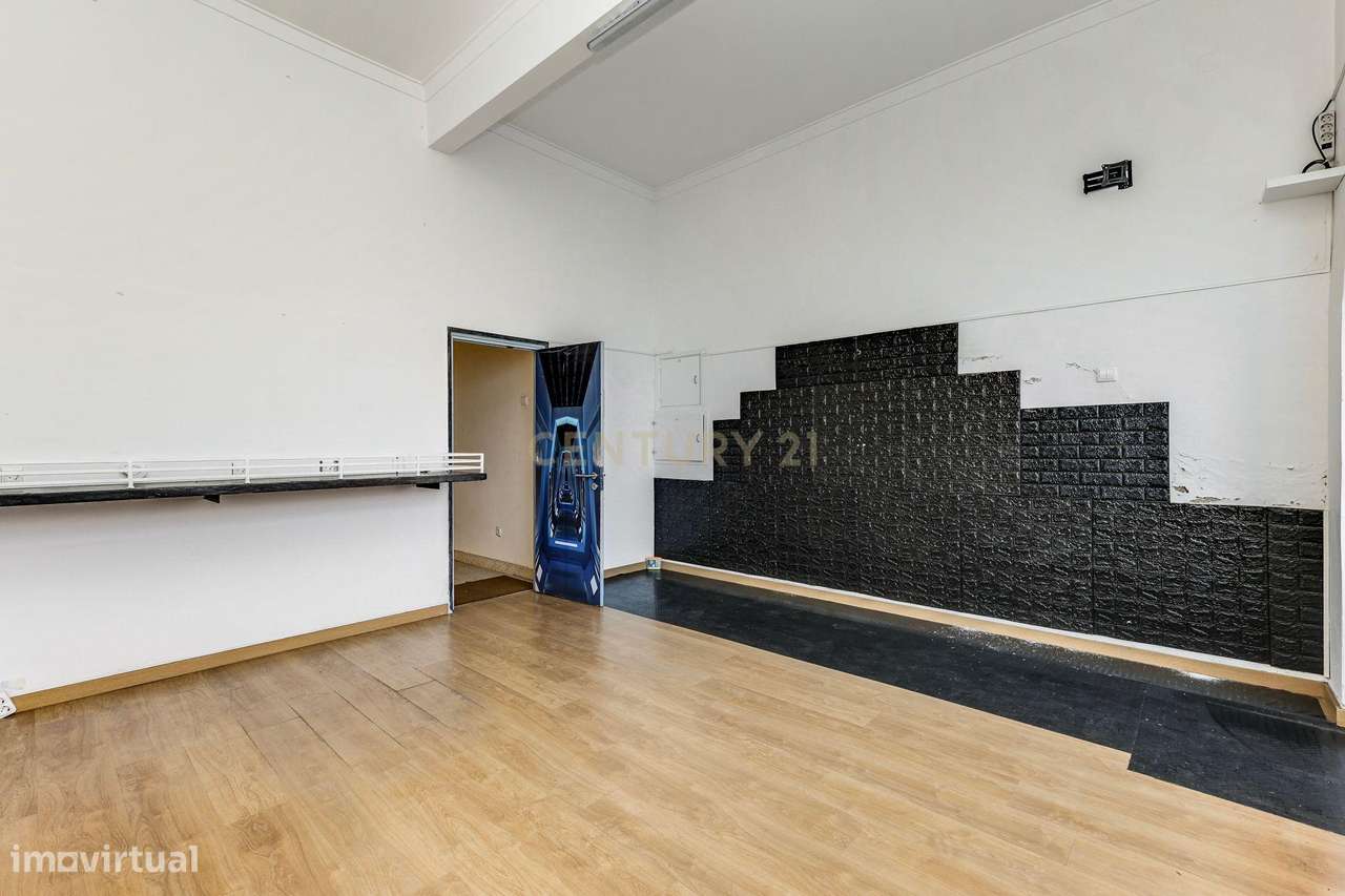 Loja no Lumiar, na Calçada de Carriche com 60 m2 num só piso - Grande imagem: 2/9