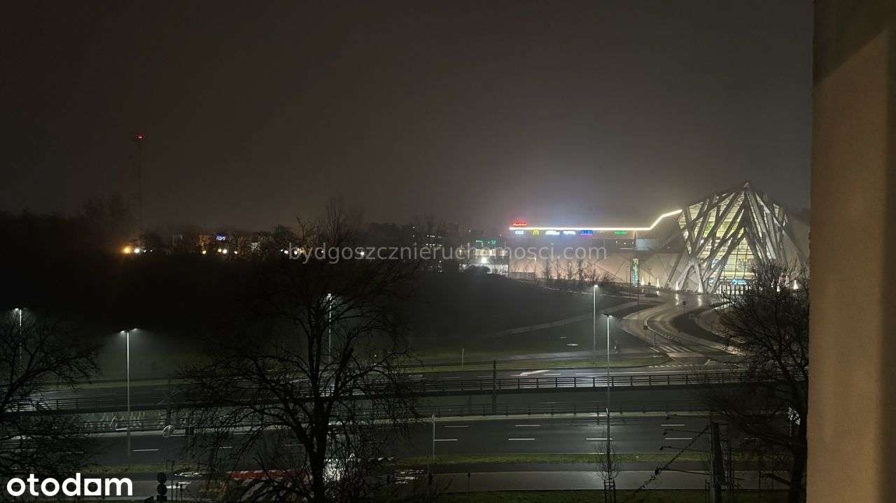 Przestronne M2  z widokiem na panoramę miasta.-1