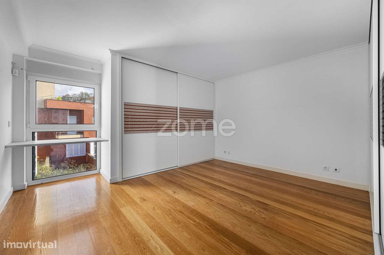 Moradia T4 com garagem e jardim | R. Tanger, Porto - Grande imagem: 3/60