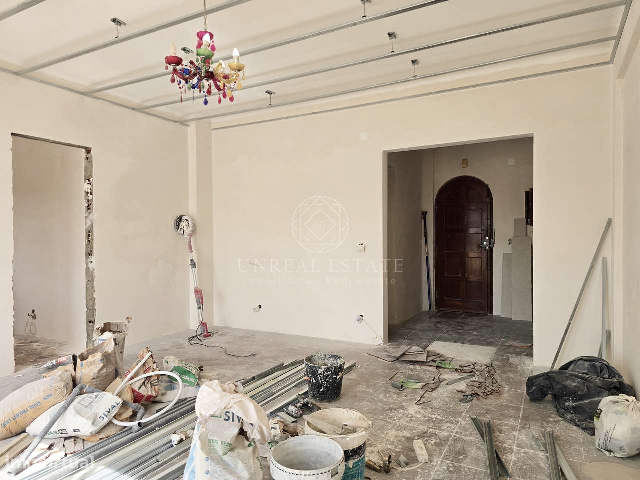 Apartamento T3 em Remodelação com Terraço de 80 m² e Parqueamento | Se-20