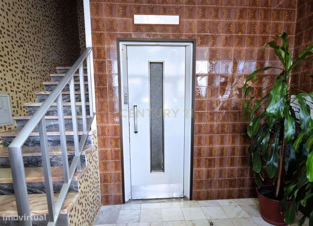 Apartamento T2 na Amadora-23