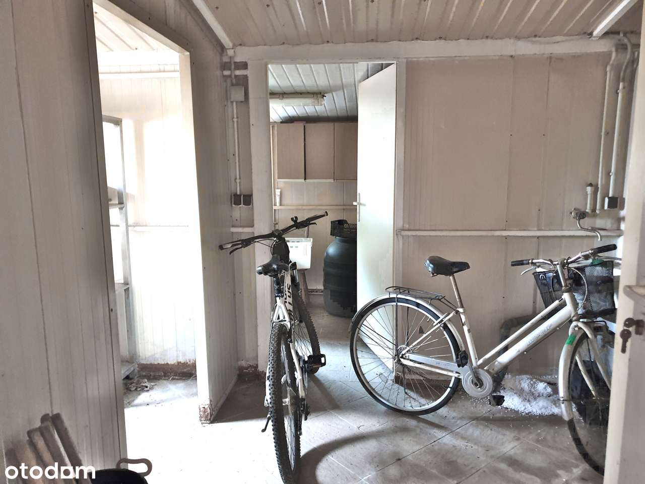 Wygodny dom z dużym terenem w Kampinosie-13