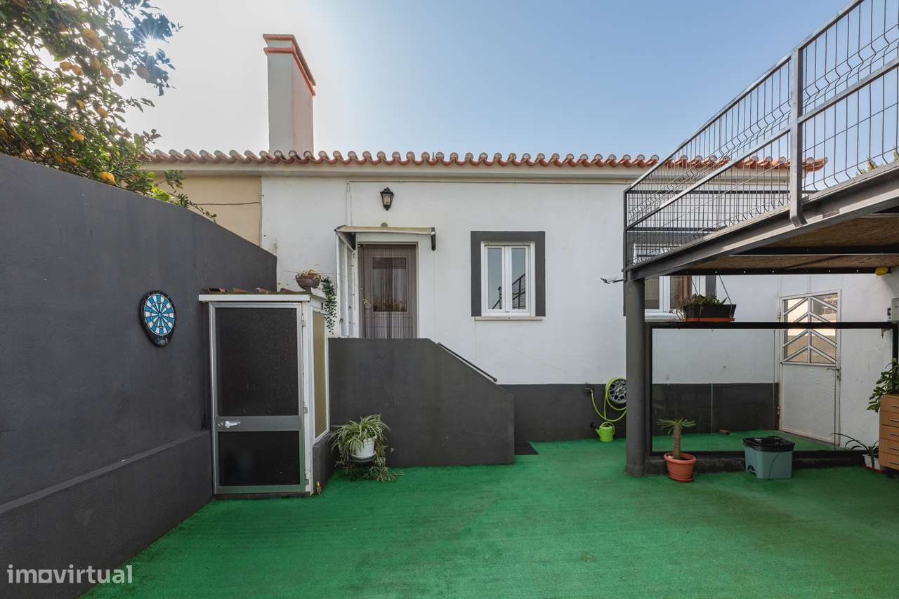 MORADIA T3 TRANSFORMADA EM T2 | GARAGEM | 221M2 | ARRUDA DOS VINHOS-31