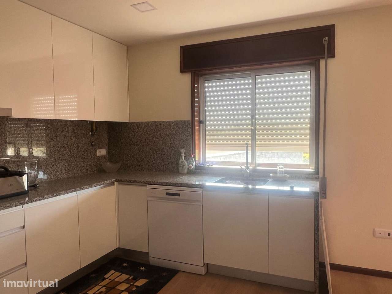 Andar Moradia t3 mobilada e equipada com garagem - Grande imagem: 4/18