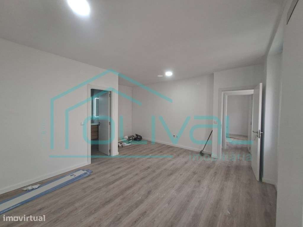 Moradia T3 totalmente remodelada no centro de Salvaterra de Magos-15