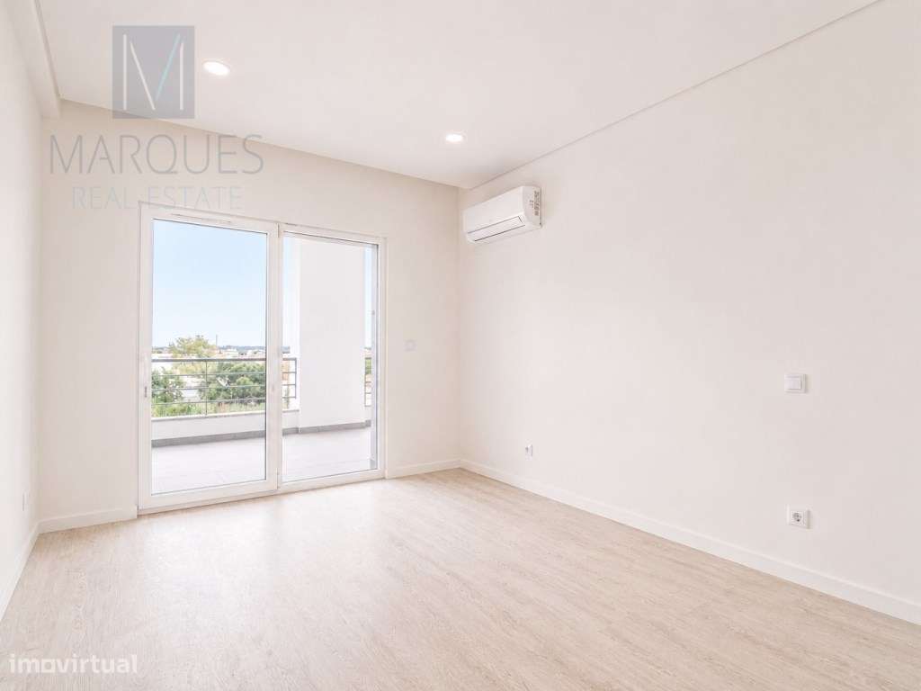 Apartamento T3 em Condomínio Privado com Terraços, Arrecadação e Es...-9