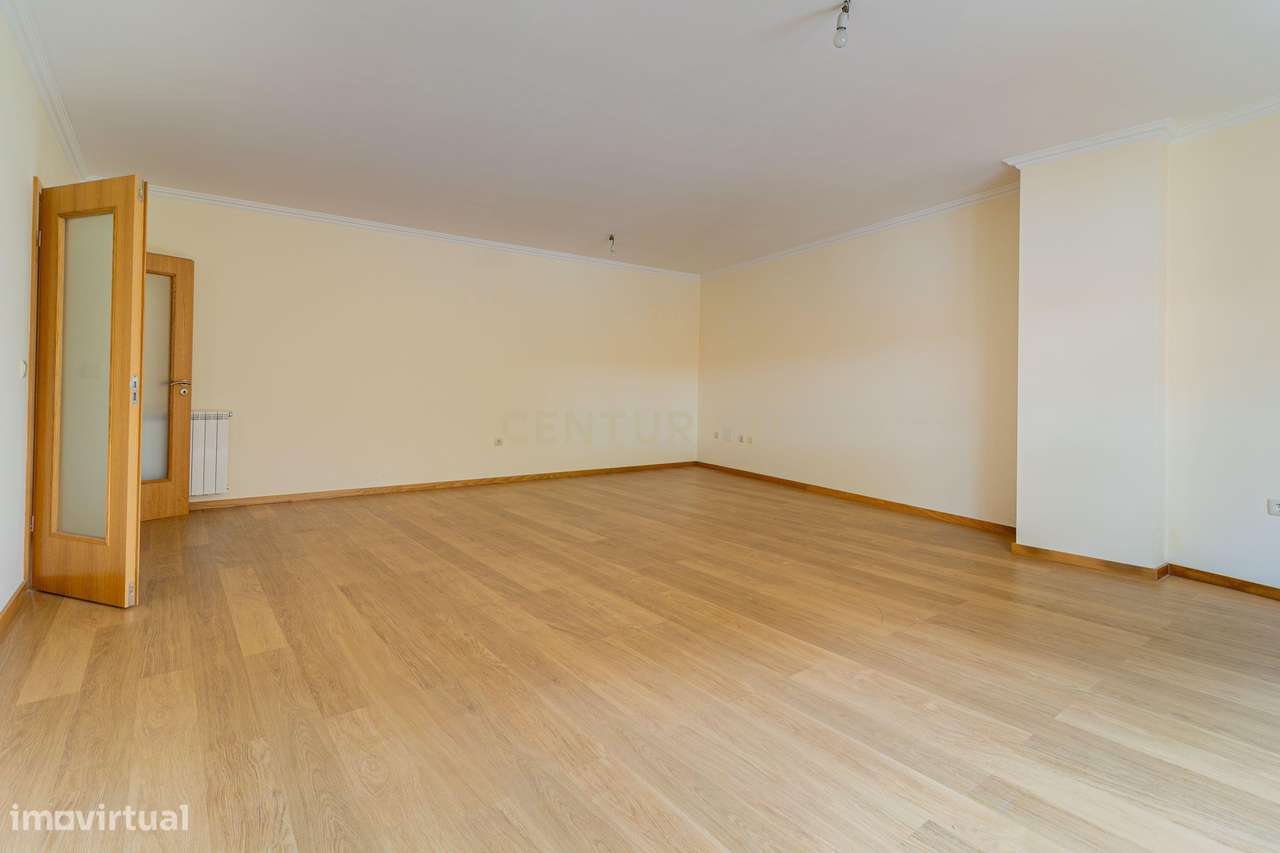 Moderno T3 no centro de  Bragança com garagem - Grande imagem: 4/26