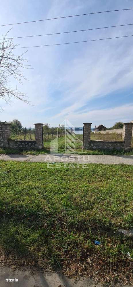 Teren la Dunare 2400Mp cu utilitati - Imagine principală: 3/5