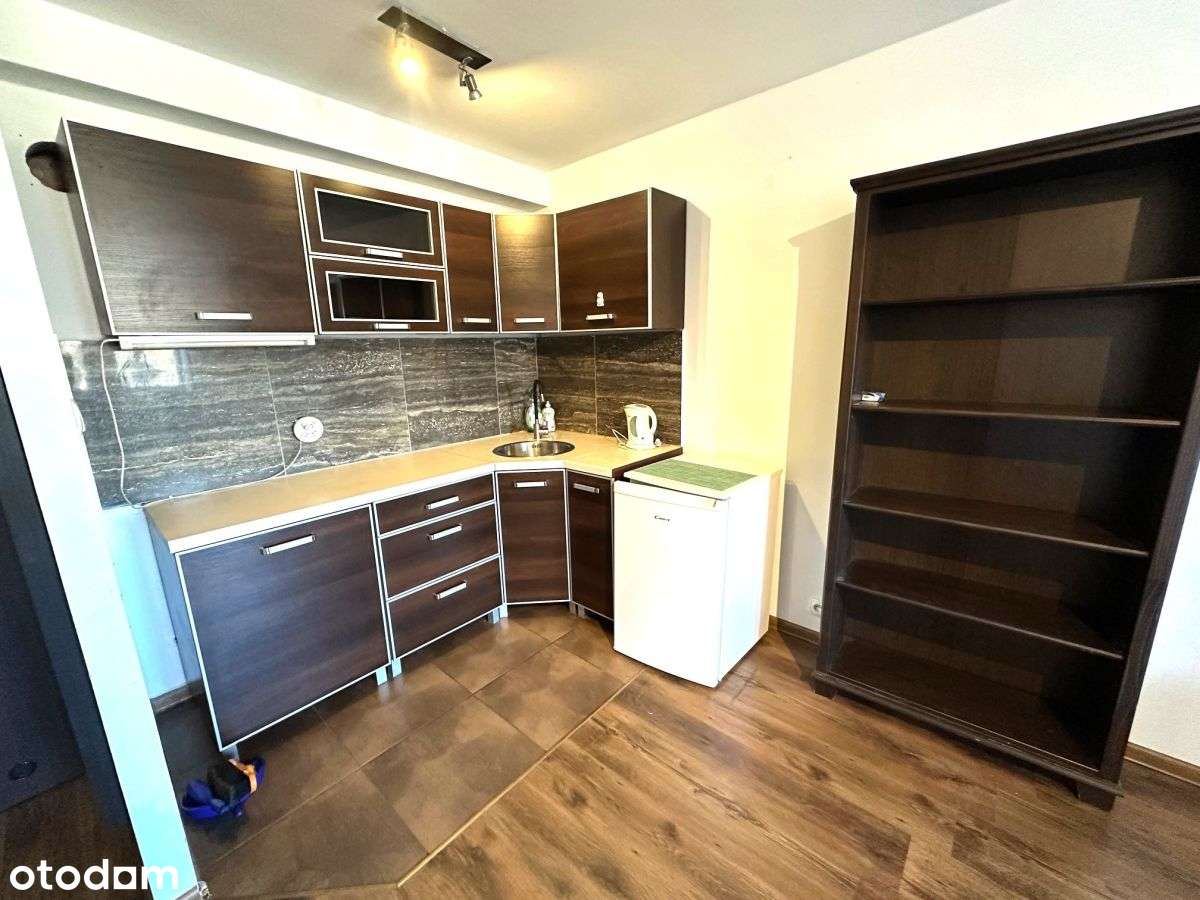 Klimatyczna kawalerka na Podolanach!-4