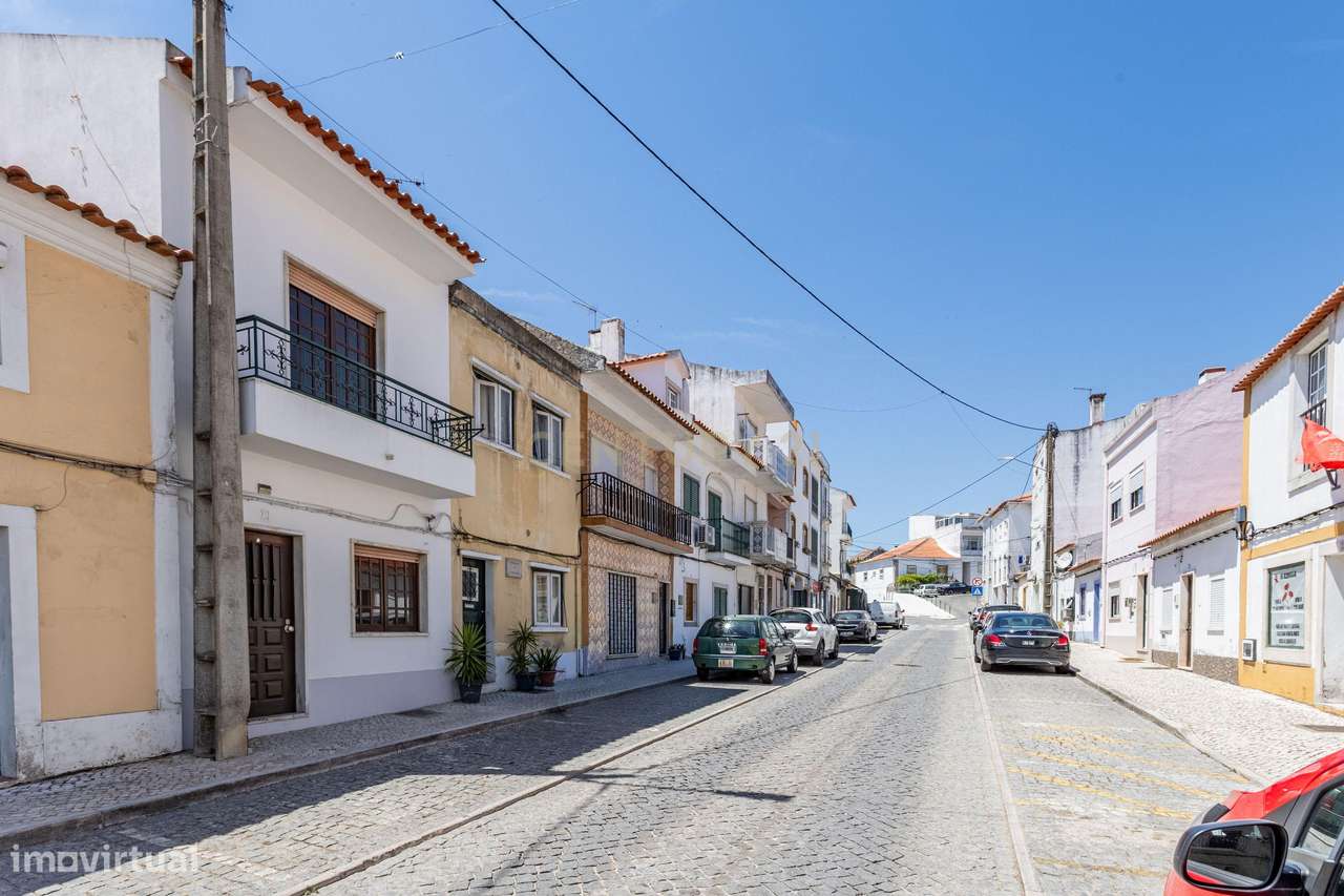 Espaçosa Moradia T3 em Azambuja, Lisboa-30
