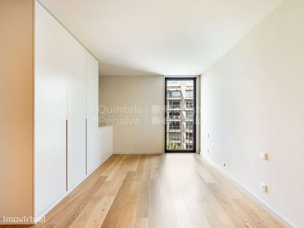Apartamento T3 com varanda, nos Jardins d'Arrábida-18