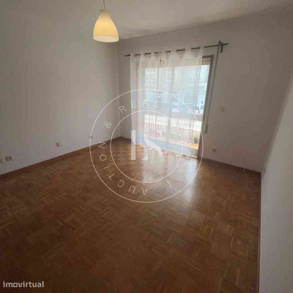 Apartamento T2 com Garagem e Arrumos | Urb. dos Altos | Cidade da Maia-26