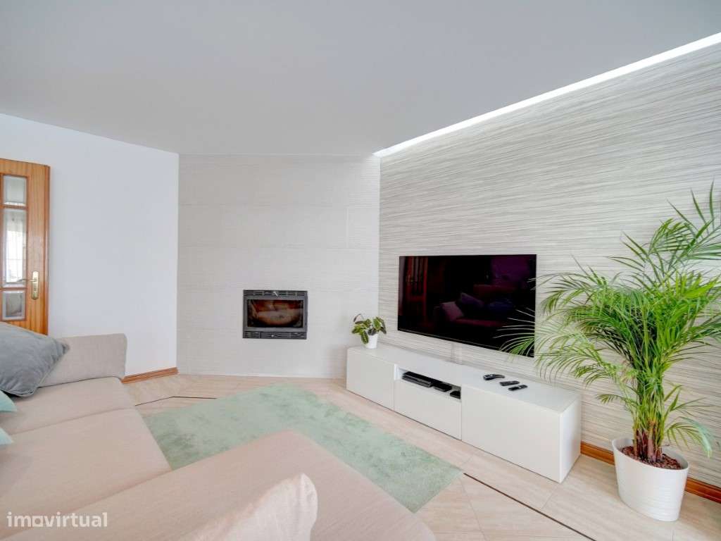 Apartamento T2 com Garagem e Arrecadação - Espaço, Conforto e Exclu... - Grande imagem: 5/30