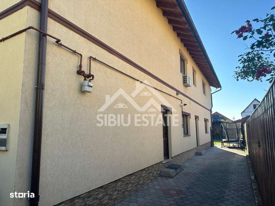 Casa tip duplex 5 camere 350 mp teren terasa cu zona gratar si pivnita - Imagine principală: 2/19