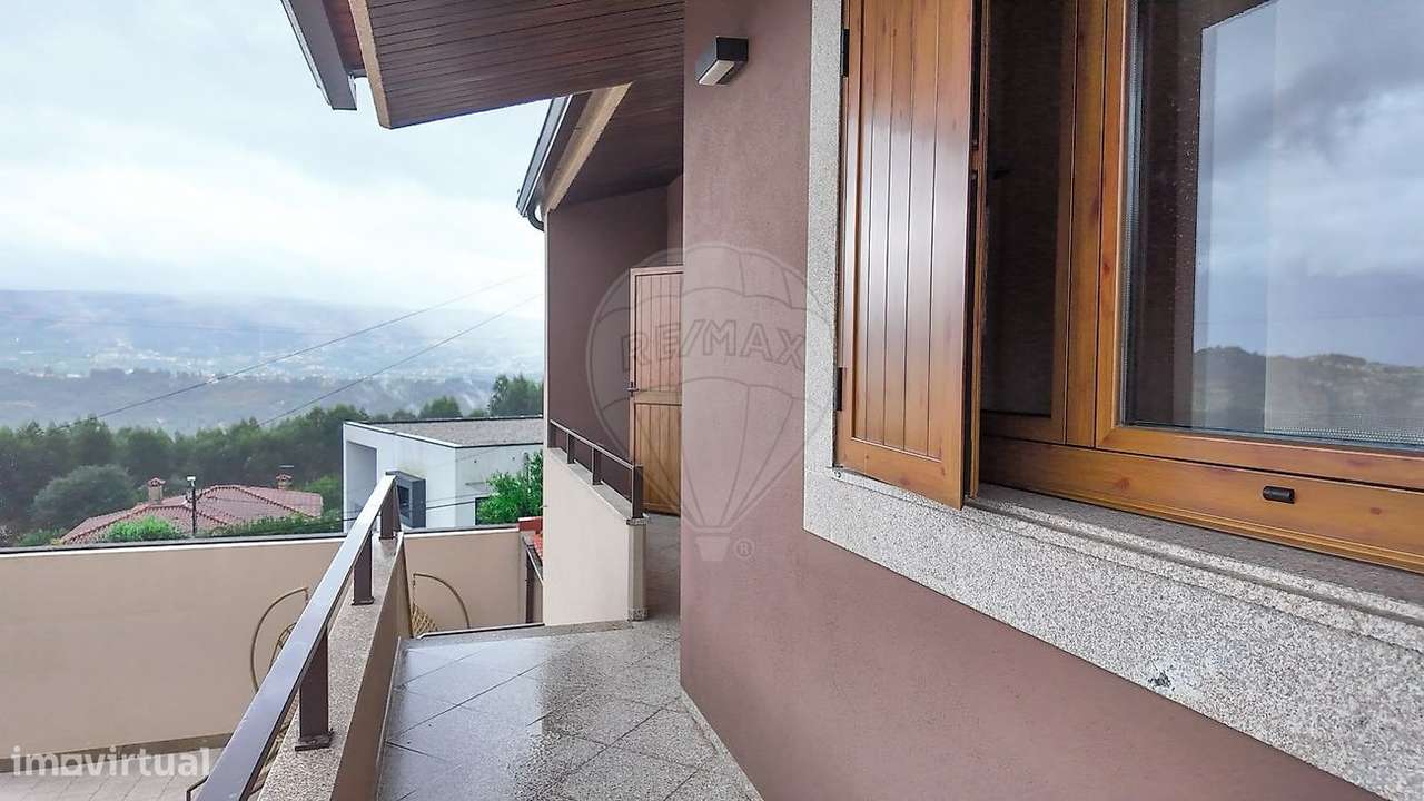 Moradia T4 para venda-15