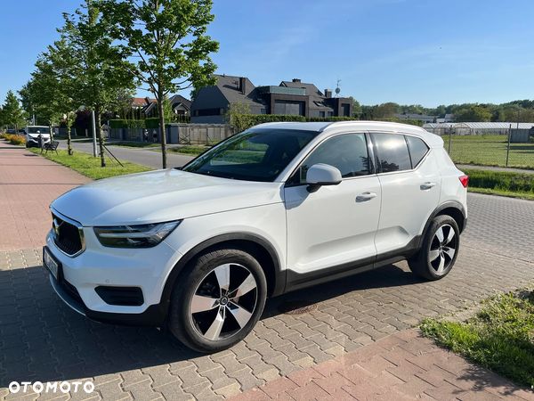 Volvo XC 40 T4 AWD Momentum - 1