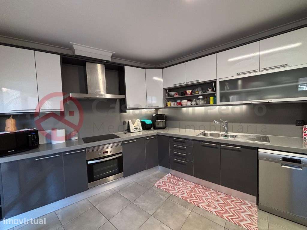 Moradia T4 em Banda, com Sótão Aproveitado e Garagem, Vale de Milha... - Grande imagem: 4/31