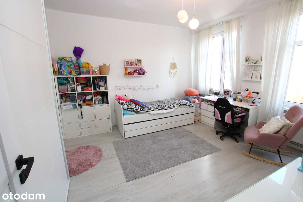 Mieszkanie 5-pokojowe z ogródkiem przy budynku MEDIA MIEJSKIE-9