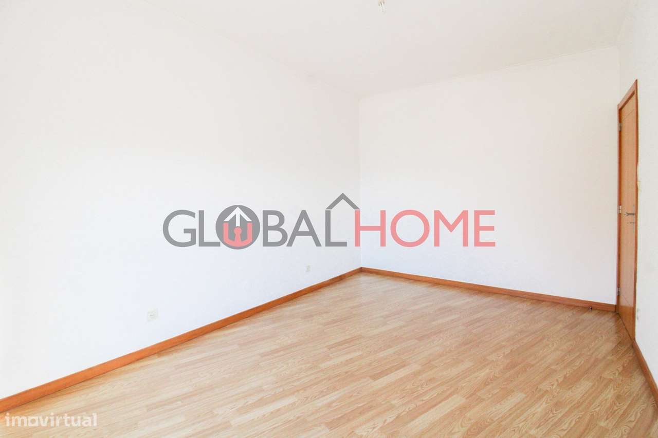 Apartamento T3 na Avenida da Carvalha-28