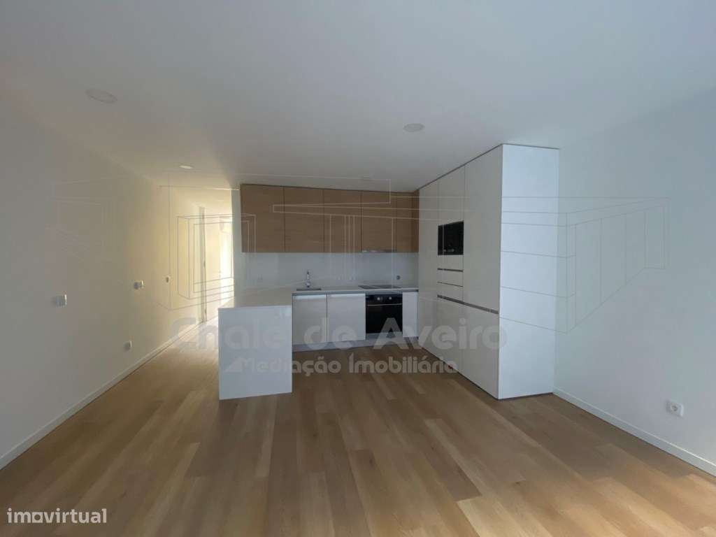 Apartamento T1 centro de Aveiro com lugar de estacionamento - Grande imagem: 4/20