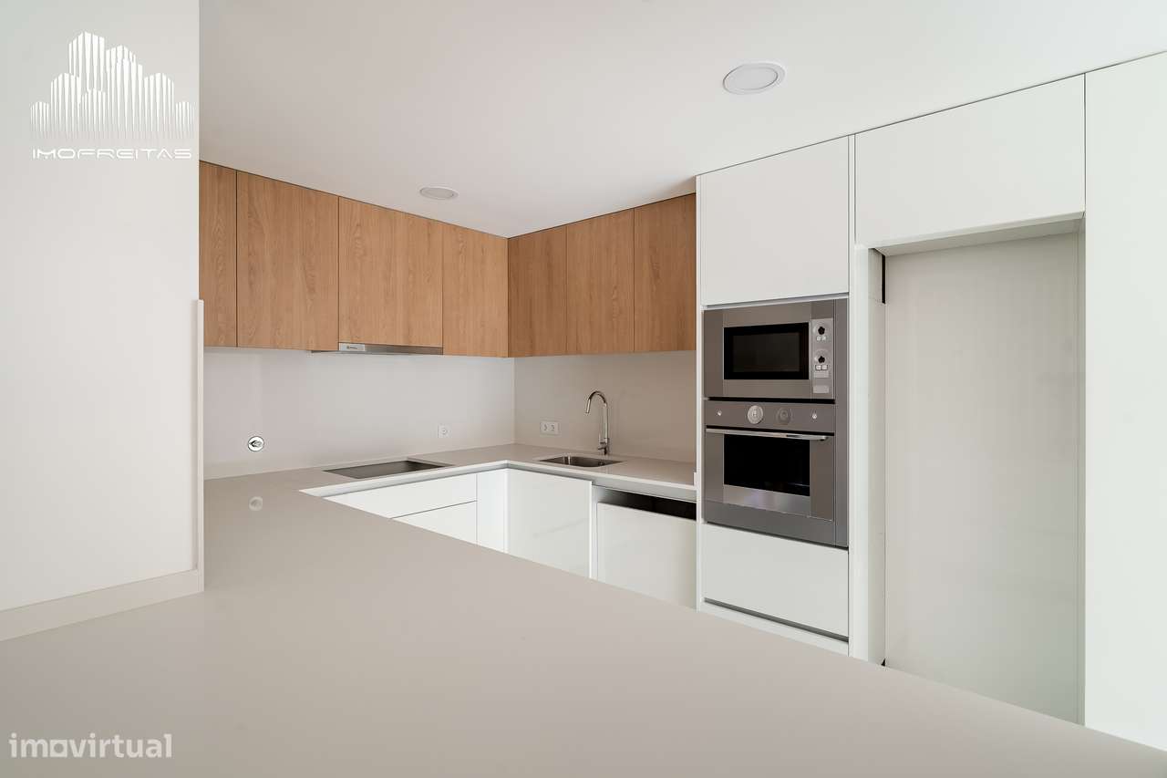 Apartamento T2 Novo com Garagem Fechada para 2 Carros-11