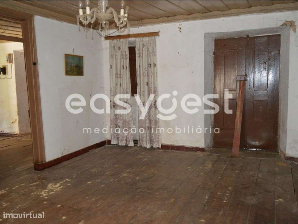 Moradia para recuperar a 10km das praias fluviais do Rio Zêzere - Grande imagem: 5/13